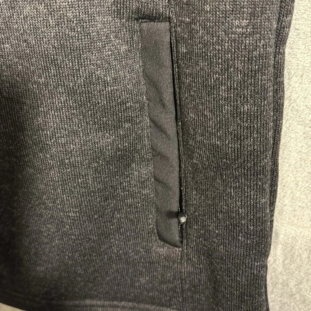 Reebok Men's‎ large Charcoal Black Vest two tone zip chest pocket